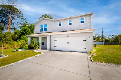 1350 SW Paar Drive 1