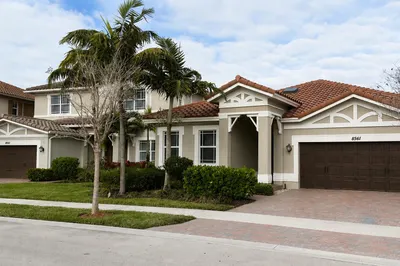 8561 Lakeside Bend 1