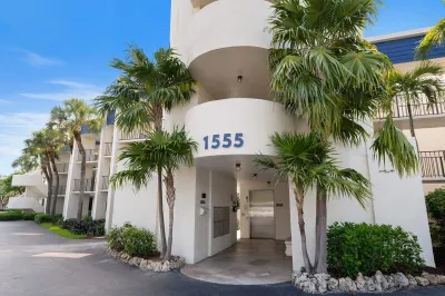 1555 S Federal Highway #207 1