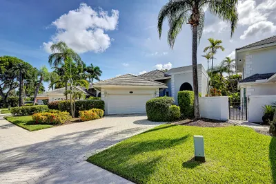 7712 Travelers Tree Drive 1