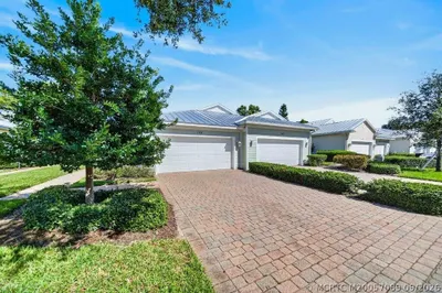 1559 SE Tidewater Place 1