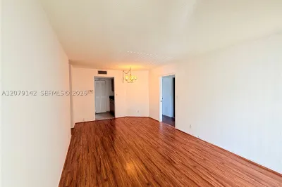 107 Gardens Dr #106 1