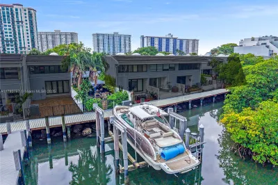 Dock