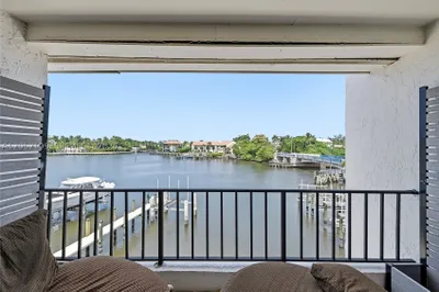 801 Palm Trl #10 1