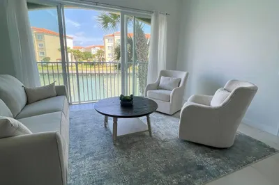 18 Harbour Isle Drive W #203 1