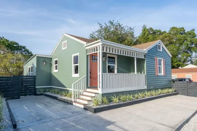 923 Summit Boulevard 1