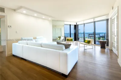 2000 Towerside Ter #1910 1