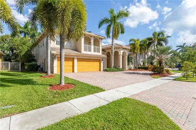 2275 SW 185th Ave 1