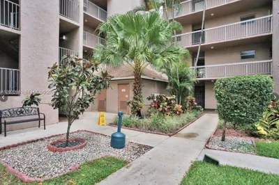 9480 Tangerine Pl #404 1