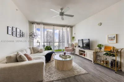 1111 SW 1st Ave #3723-N 1