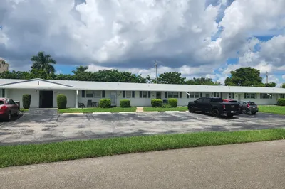 1119 Lake Terrace #115 1