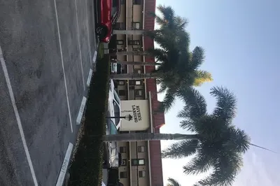 711 Hummingbird Way #201 1