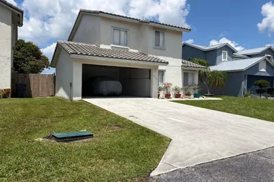 5656 Strawberry Lakes Circle 1