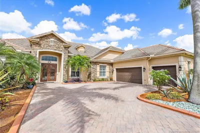 844 SW Habitat Lane 1