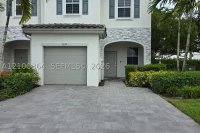 1337 SE 27th Ter 1