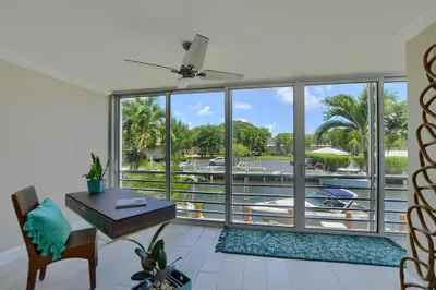 5900 NE 7th Avenue #202n 1