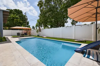 729 NW 29th Court 1
