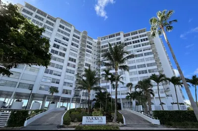 11930 N Bayshore Drive #Ph10 1
