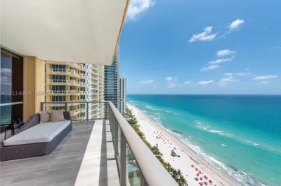17749 Collins Ave #2501 1