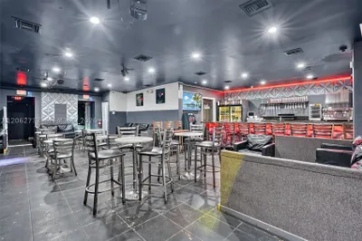 Cafeteria & Sports Bar For Sale In Hialeah 1