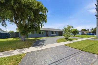 1000 W River Drive 1