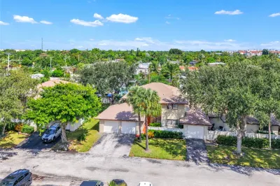 1769 NE 40th Pl #505 1
