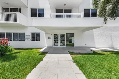 1666 West Ave #404 1
