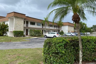 2878 Donnelly Drive #204 1