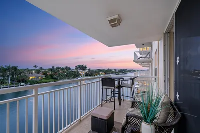 1050 Hillsboro Mile #403w 1