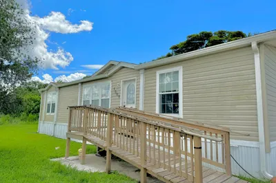 1009 NE 5th Street 1