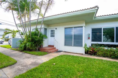 2200 Bay Dr #1 1