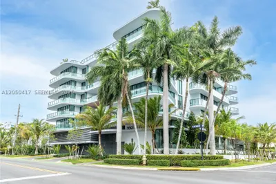 9901 W Bay Harbor Dr #502 1