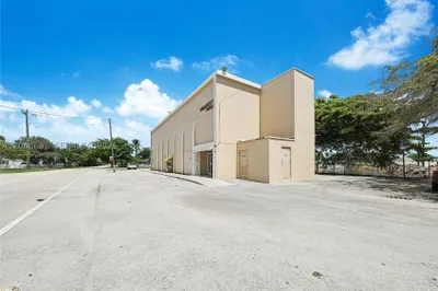 680 Superior St 1