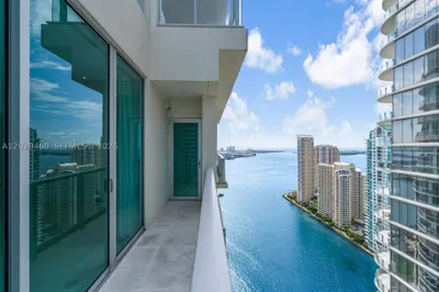 300 S Biscayne Blvd #T-3702 1