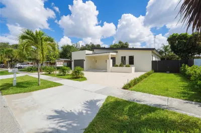 131 Miami Gardens Rd 1