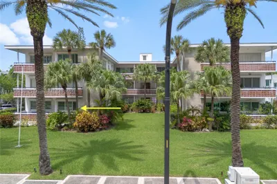 10170 Collins Ave #1 1