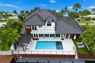 11 Castle Harbor Isle Drive 1