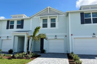 628 Salisbury Circle 1