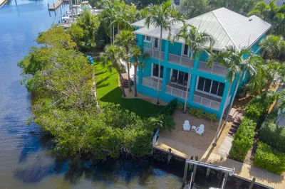 536 SW Saint Lucie Crescent 1