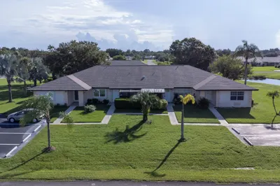 5794 Moss Court #7E 1