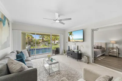 68 YACHT CLUB Drive #20 1