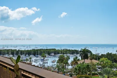 2901 S Bayshore Dr #8E 1