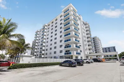 1701 S OCEAN Drive #902 1