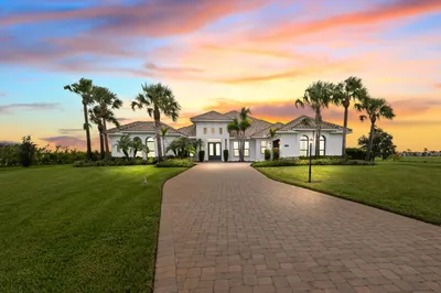 3280 SW Stoneybrook Way 1