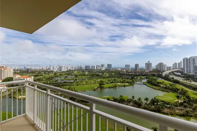 19501 W Country Club Dr #2215 1