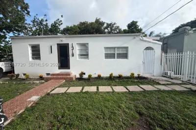 1318 NW 34th St 1