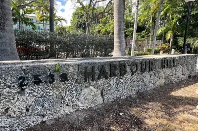 2539 S Bayshore Dr #320A 1