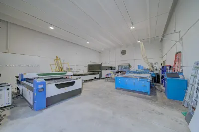 Aluminum & Steel Manufacturing Business/warehouse For S 1