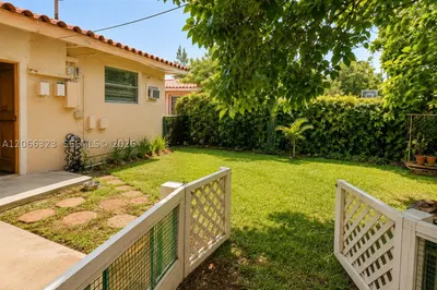 470 NW 52nd Ave 1
