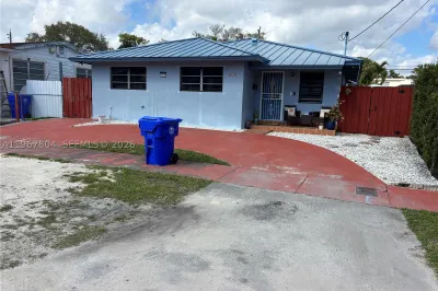 3625 SW 6 St 1